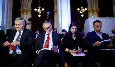 Am 6. Dezember 2017 fand der Innovation in Politics Awards 2017 im Rathaus statt. Im Bild Sozialminister Alois St&ouml;ger (m.l.) mit Staatssekret&auml;rin Muna Duzdar (m.r.).